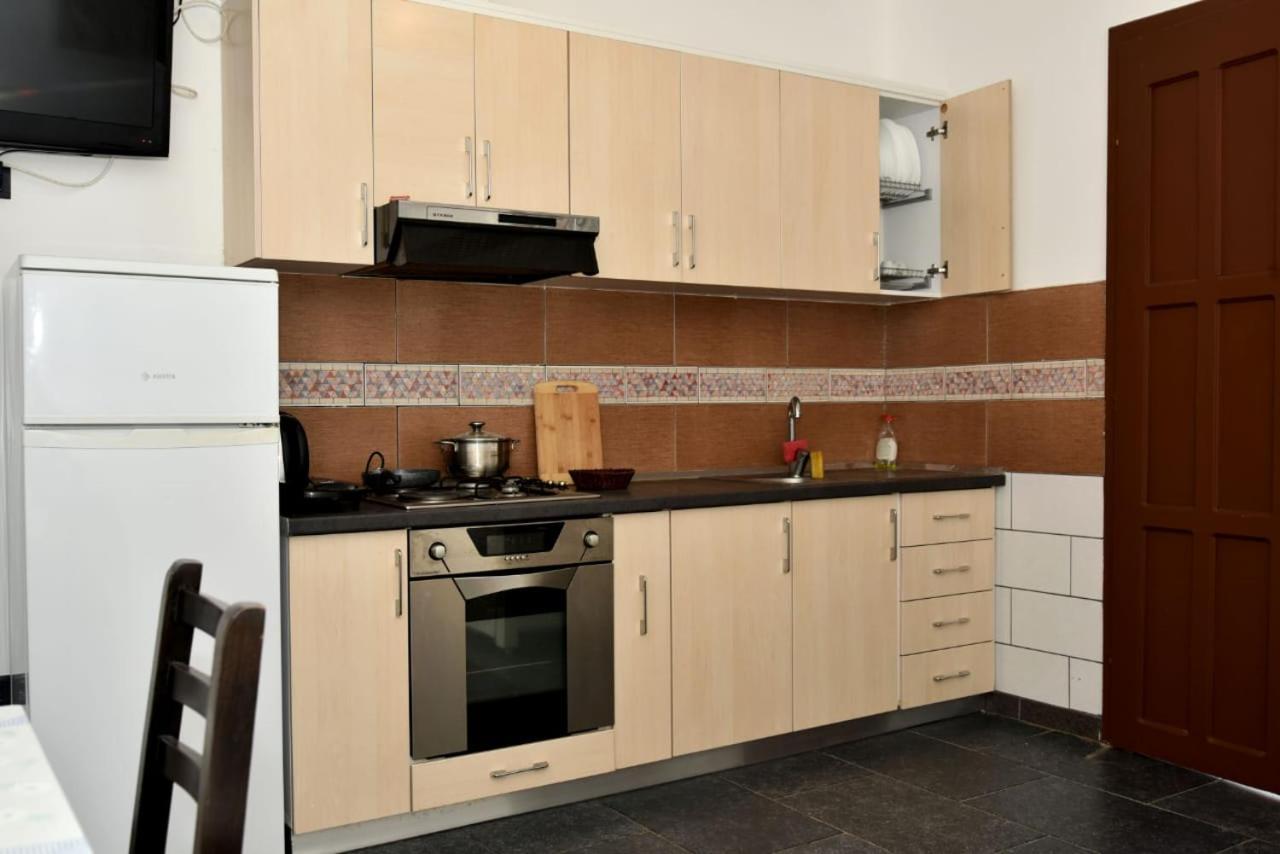 Villas Apartments Shahaj Vlorë エクステリア 写真