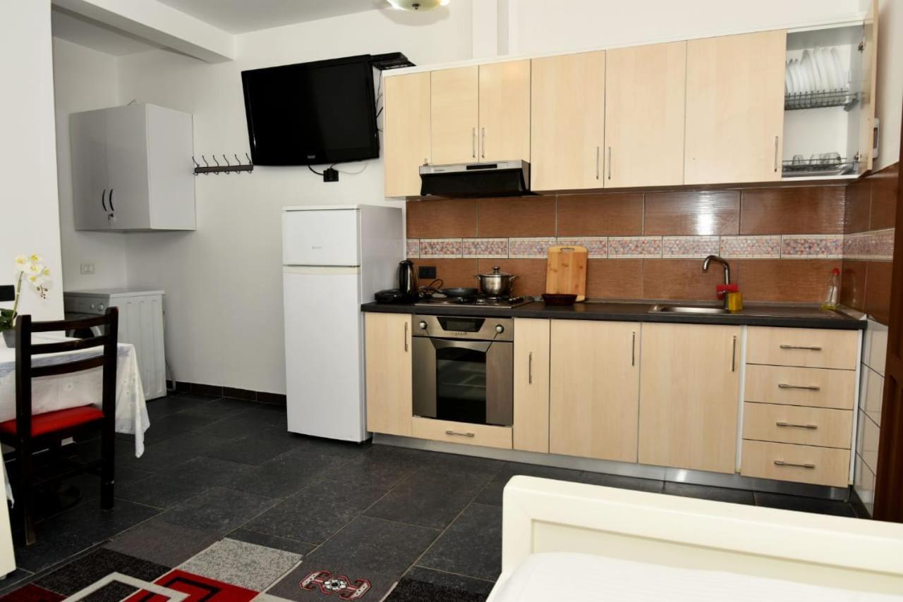 Villas Apartments Shahaj Vlorë エクステリア 写真
